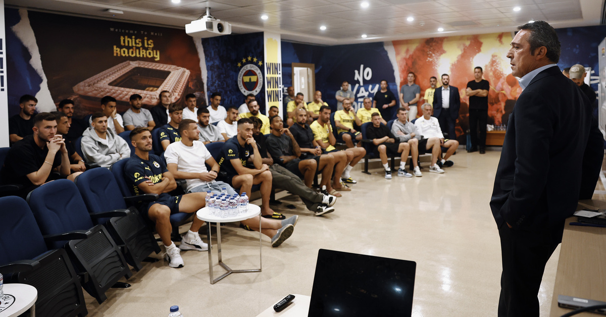 Ali Koç’tan Galatasaray derbisi öncesi takıma ziyaret!