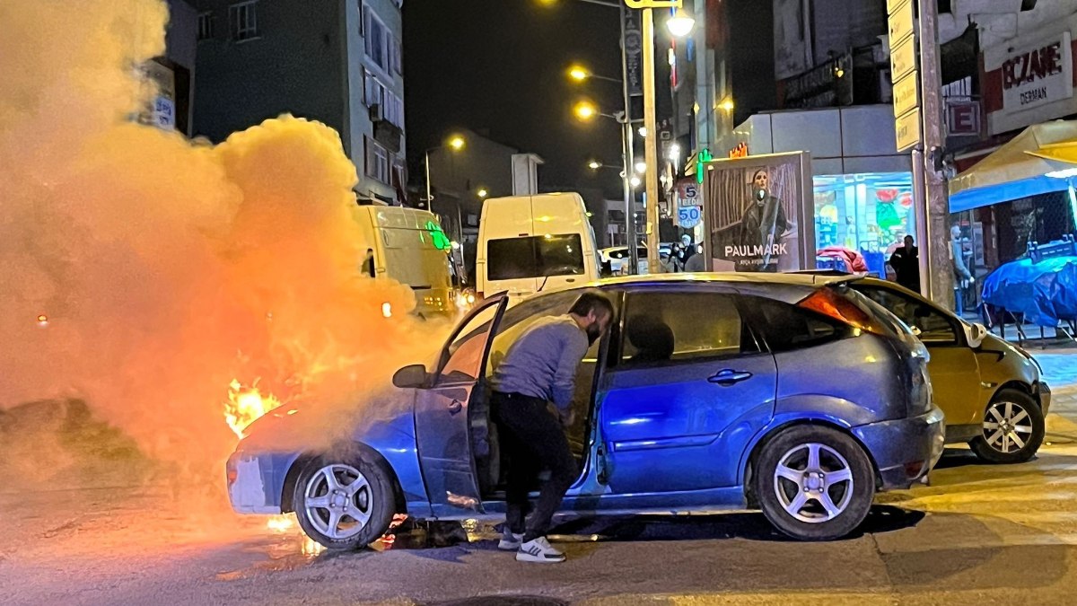Karabük’te cep telefonunu almak için yanan aracın içine girdi