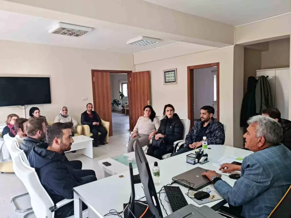 İkram Sönmez’e Ziyaretler Devam Ediyor