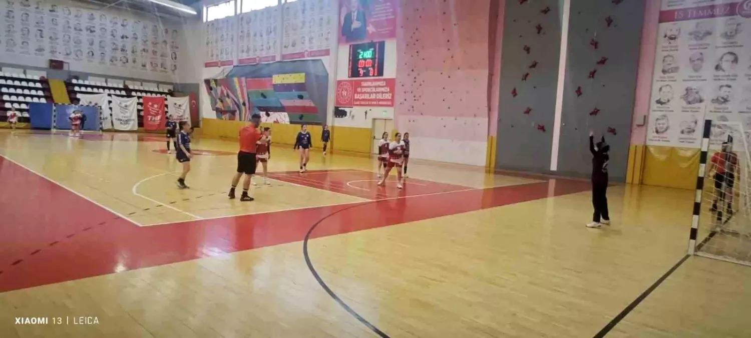 Bingöl Spor Lisesi Hentbol Şampiyonu