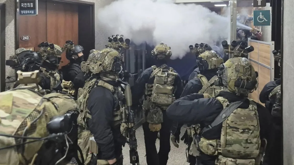 Güney Kore’de siyasi kriz: Askerler parlamentoyu bastı! Devlet Başkanı’nın istifası isteniyor