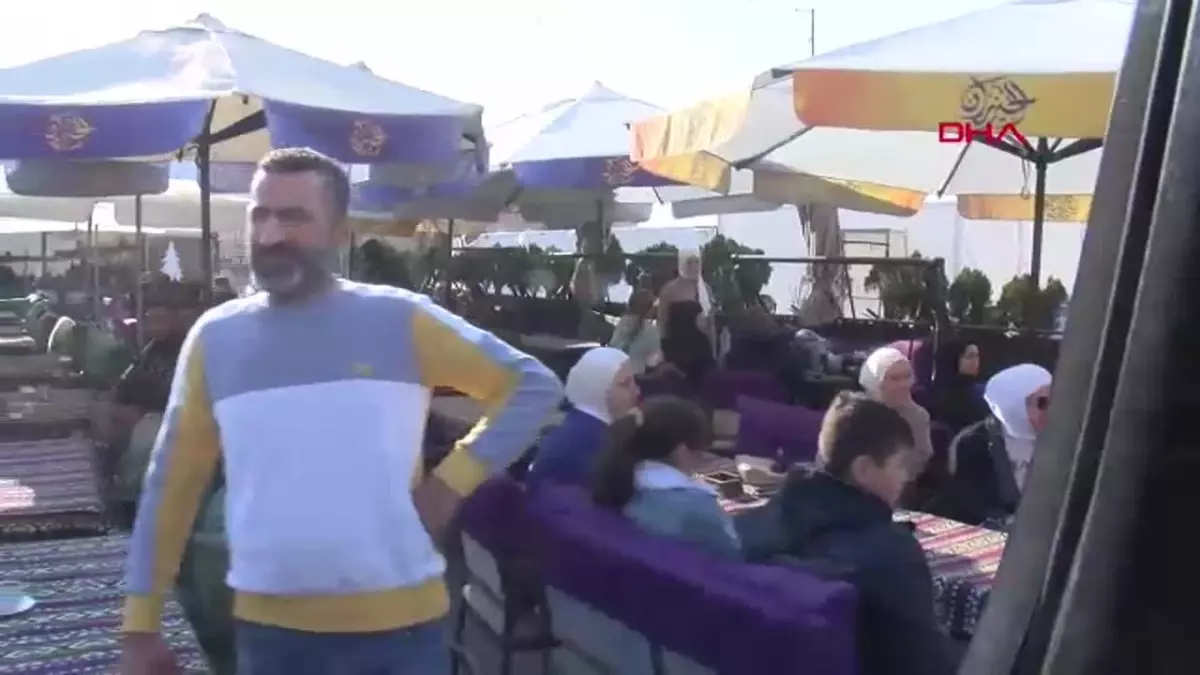 Suriye’de Beşar Esad’ın Ülkeden Ayrılması Kutlanıyor