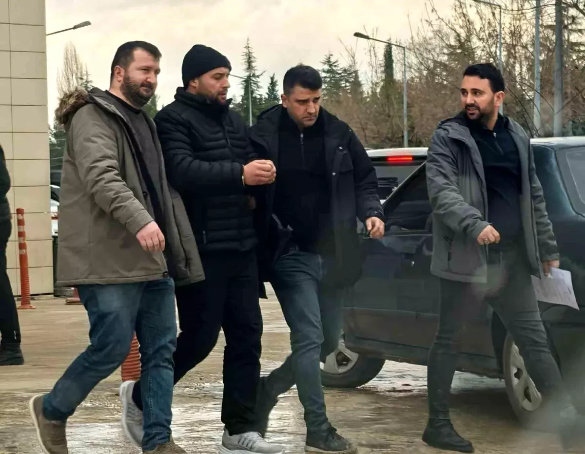 Firari Hükümlü Pencereden Atlayarak Yakalandı