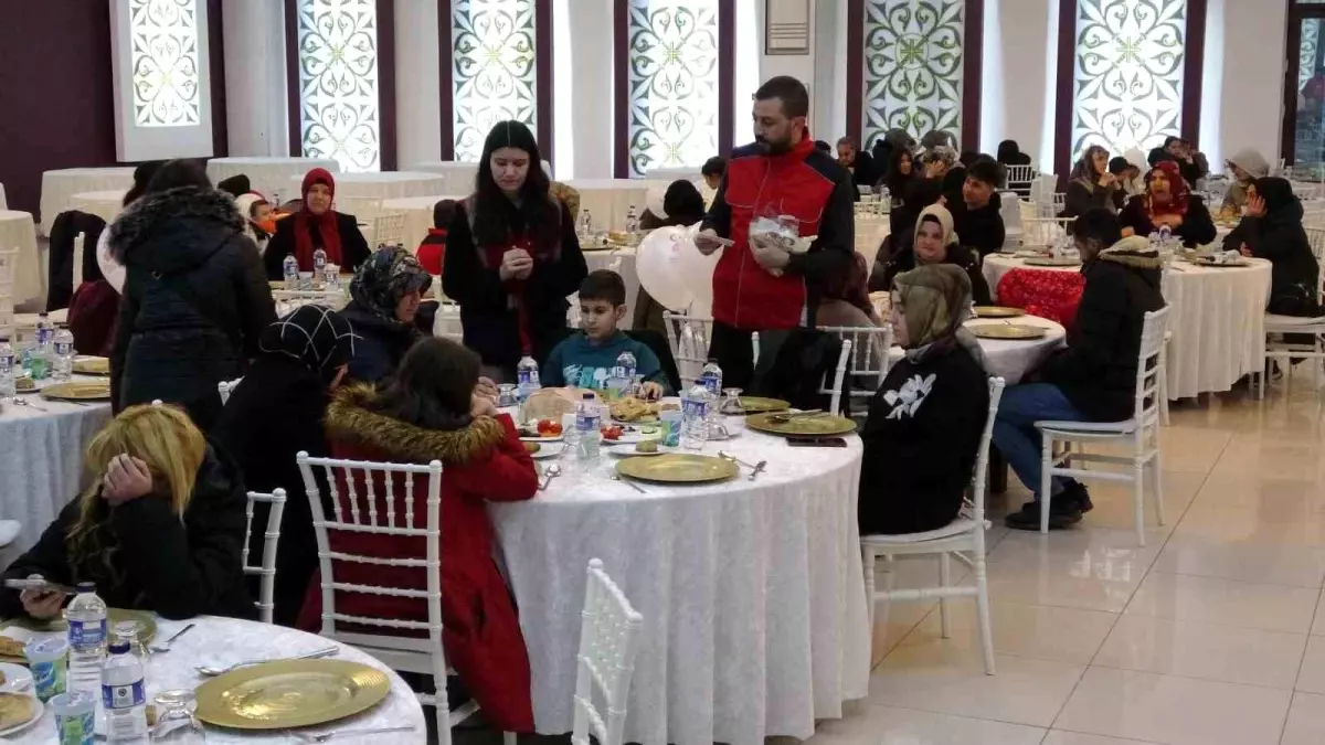 Kütahya’da Yetimlere Ramazan Yardımı